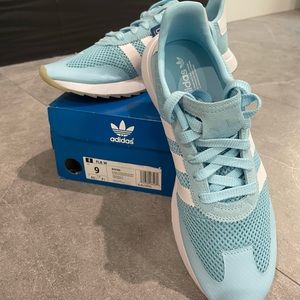 Adidas FLB Runner - Ice Blue